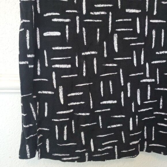 Old Navy Cutout Back Stretch Top Womens  L Black White Print Knit Short Sleeve - Picture 3 of 16